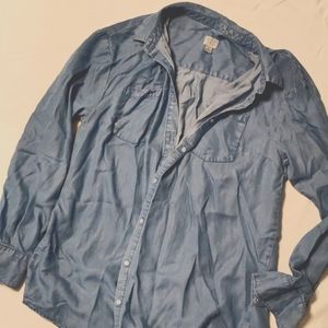 CASUAL Long sleeve button down shirt size L